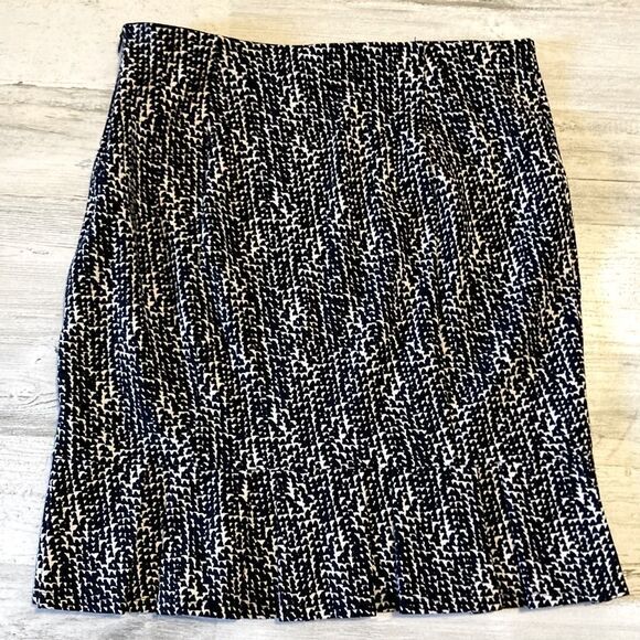 Ann Taylor black and white Skirt Size 2 - Picture 4 of 5